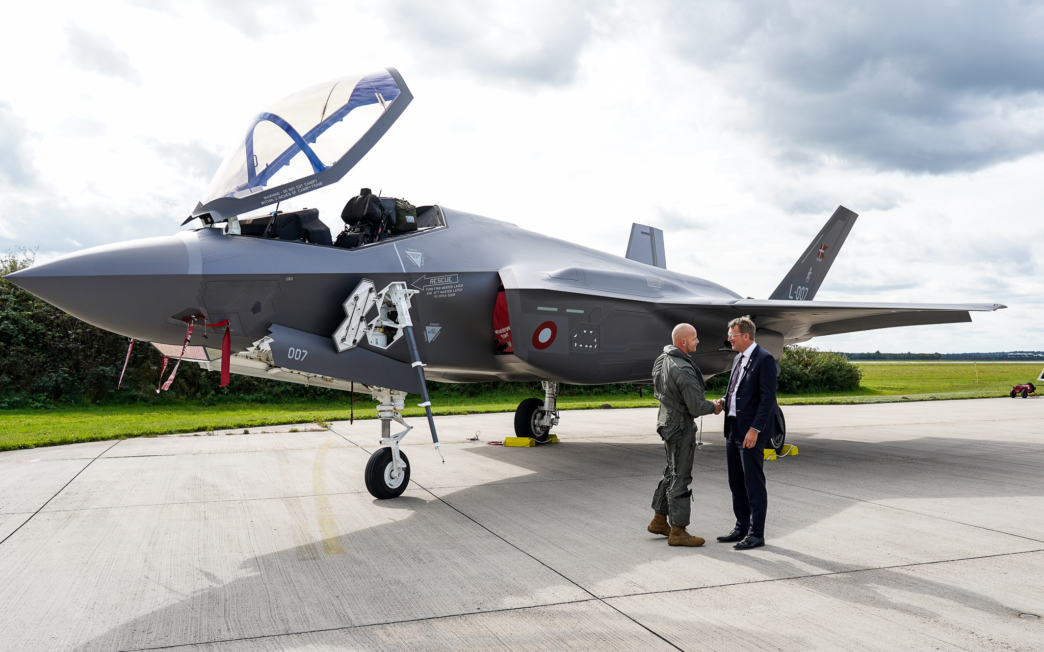 الدنمارك تتسلم أول أربع طائرات من طراز F-35A LIGHTNING II