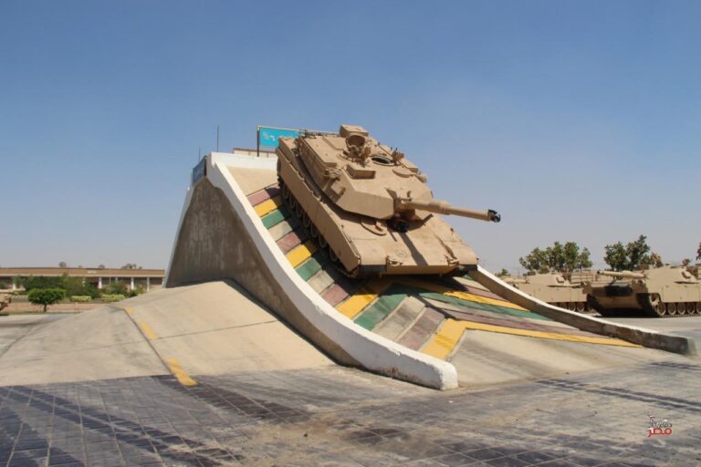 189724–دبابة-M1A1-Abrams–(2)